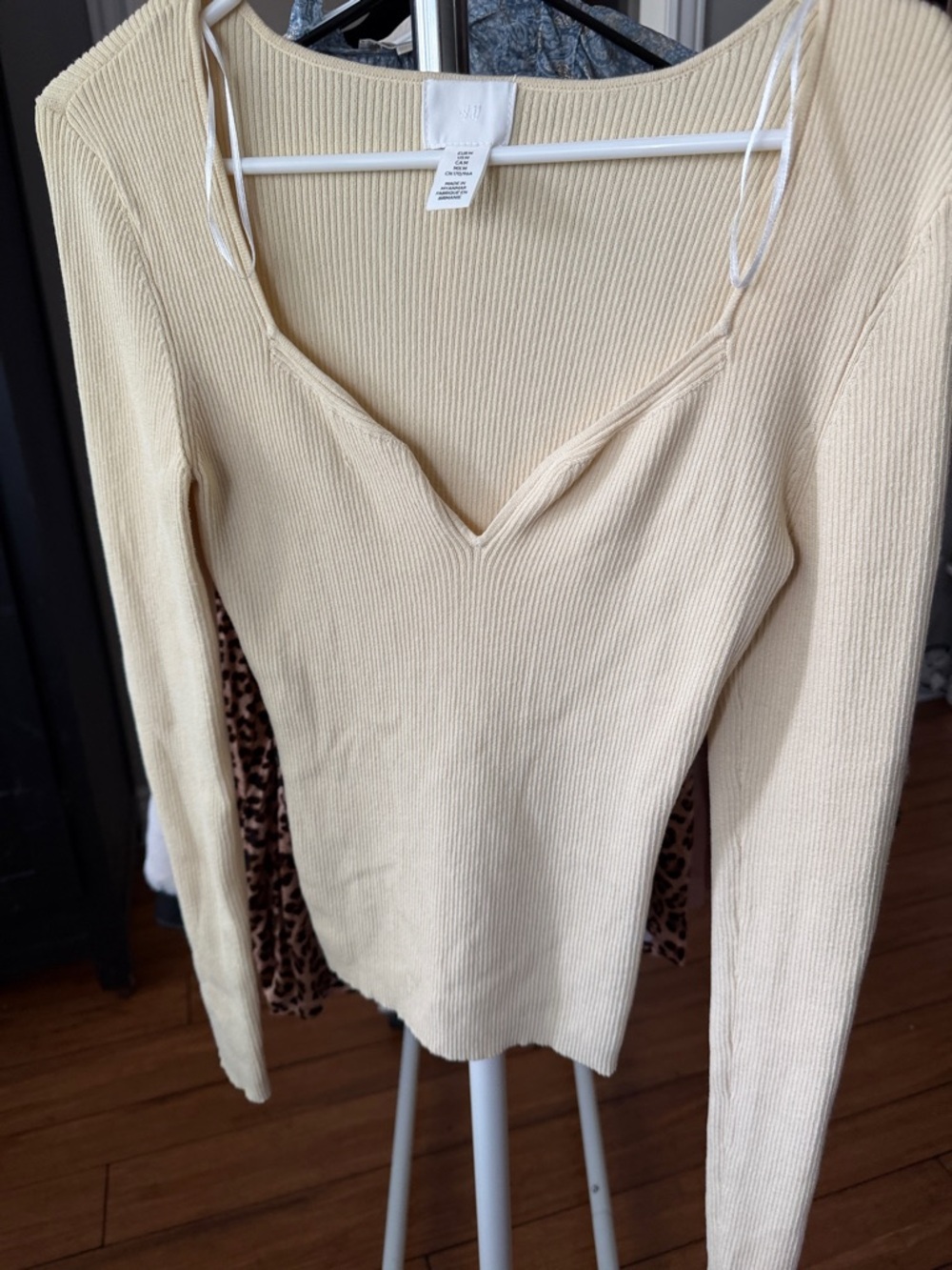 H&M Cream Ribbed Long-Sleeve V-Neck Top color is yellow/cream